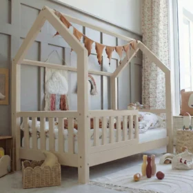 Κρεβάτι Montessori Bianco Luletto 90x200 με κάγκελα, από φυσικό ξύλο.