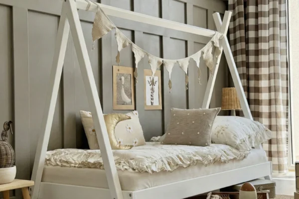 Παιδικό κρεβάτι Montessori Tipi Luletto, φυσικό ξύλο, διάσταση 100x190cm.