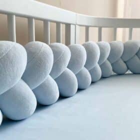 προϊόν Πάντα Πλεξούδα Blue Ingvart 220x16cm: Μπλε προστατευτικό πλεξούδα για κούνια.