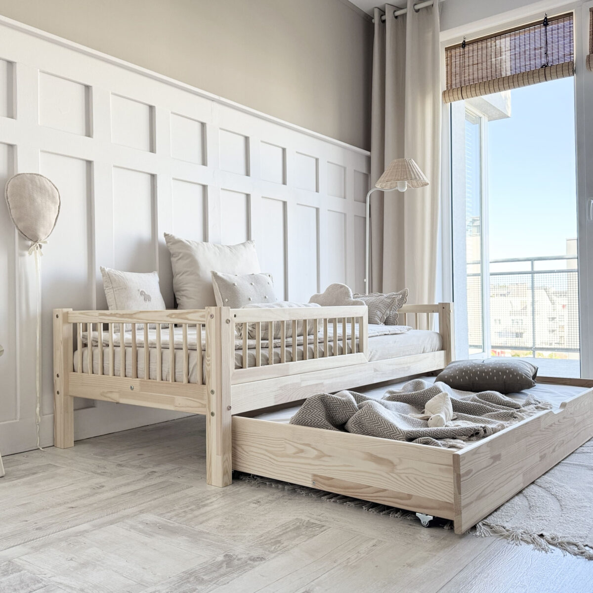 Luletto: Καναπές Κρεβάτι Basic 100x200cm με συρτάρι και κάγκελα από ξύλο.