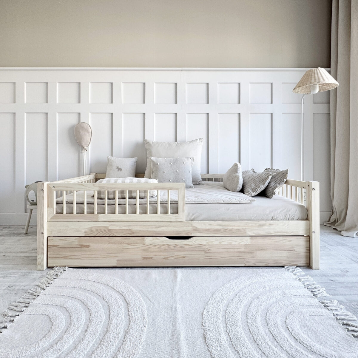 Luletto Basic καναπές κρεβάτι με κάγκελα, συρτάρι, φυσικό ξύλο 100x200cm.