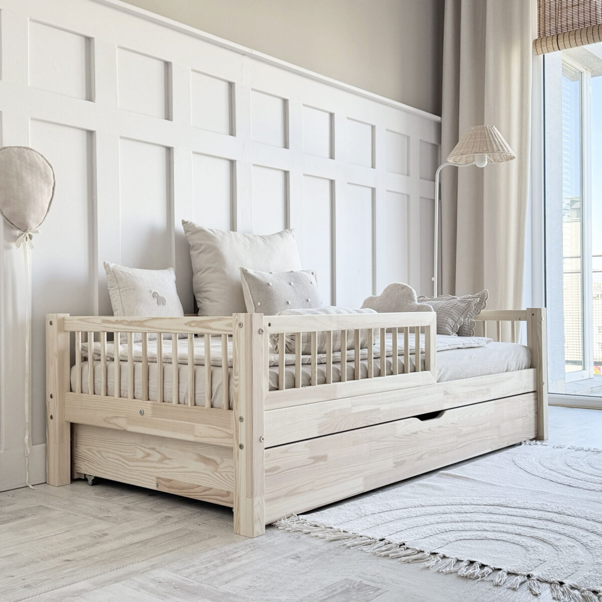 Luletto Basic καναπές κρεβάτι με συρτάρι και κάγκελα, φυσικό ξύλο.