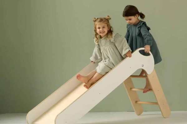 Αναδιπλούμενη Montessori Ξύλινη Τσουλήθρα