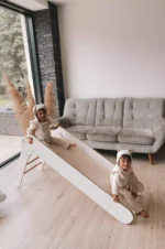 Αναδιπλούμενη ξύλινη τσουλήθρα Montessori BabyWood για παιδιά