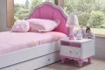 Ροζ παιδικό κρεβάτι Barbie με κομοδίνο και φωτιστικό