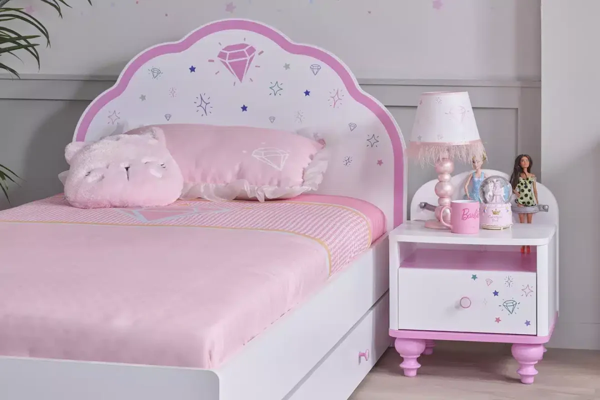 Ροζ παιδικό κρεβάτι Barbie με κομοδίνο και διακοσμητικά
