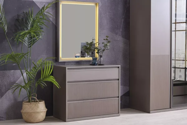 Συρταριέρα Shadow 21804 Kupa: μοντέρνο έπιπλο με τρία συρτάρια.