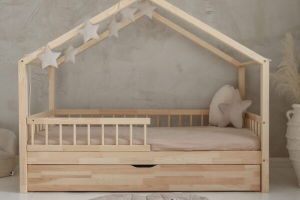 Παιδικό κρεβάτι Montessori HouseBed Bello Plus Luletto, ξύλινο με συρτάρι.