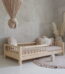 Luletto κρεβάτι Montessori Basic Bello 140x200 με φυσικό ξύλο και κάγκελα.