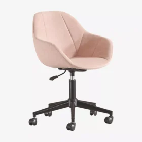 Ροζ υφασμάτινη καρέκλα γραφείου με ρυθμιζόμενο ύψος και περιστρεφόμενη βάση.