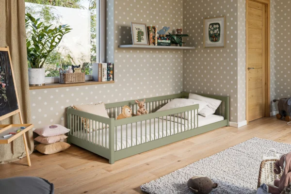 Ξύλινο κρεβάτι Montessori Pedro Olive 90x200cm με κάθετα κάγκελα.