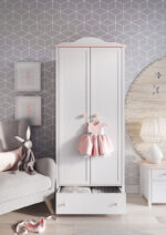 Λευκή ντουλάπα Luna White & Pink με ροζ λεπτομέρειες.