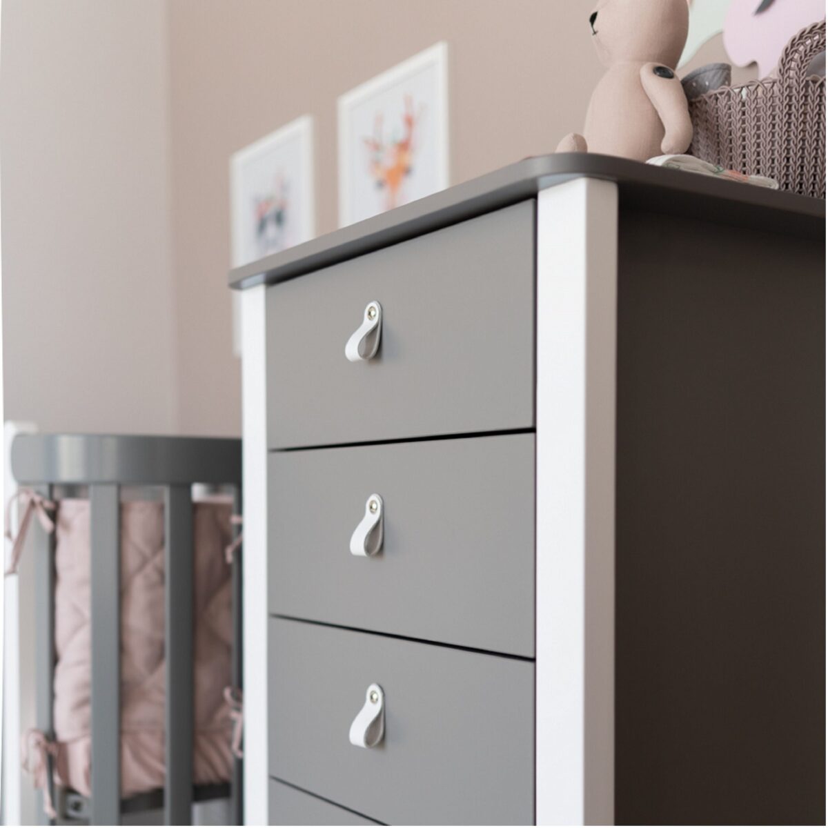 Βρεφική Συρταριέρα Veres Monaco γκρι και λευκή, ύψους 60cm.