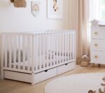 Βρεφικό κρεβάτι Bambi White BabyCute 70x140cm με συρτάρια αποθήκευσης.