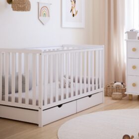 Βρεφικό κρεβάτι Bambi White BabyCute 70x140cm με συρτάρια αποθήκευσης.