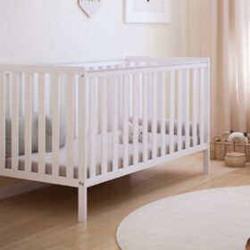 Ξύλινο βρεφικό κρεβάτι Bambi White BabyCute, διαστάσεων 70x140cm.