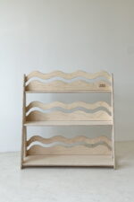 Ραφιέρα Montessori Wave Medium Natural BabyWood: Παιδικό ράφι WAVE Natural.