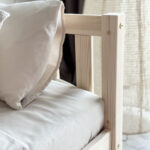 Κρεβάτι Καναπές David Plus Luletto από φυσικό ξύλο, 90x190 με συρτάρι.