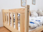 Kρεβάτι Montessori Bella με κάθετα κάγκελα από μασίφ ξύλο, φυσικό σχέδιο, 90×200cm, με δώρο 10% έκπτωση στο στρώμα