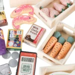 Ξύλινα παιχνίδια μανάβικο: καρότα, φράουλες, γαρίδες, πίτσα και γαλακτοκομικά.