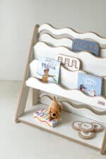 Λευκή παιδική ραφιέρα βιβλιοθήκη Montessori Wave Medium BabyWood.