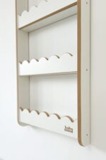 Ραφιέρα Τοίχου Wave Large Natural BabyWood: Παιδικό ράφι τοίχου με κυματιστό σχέδιο.