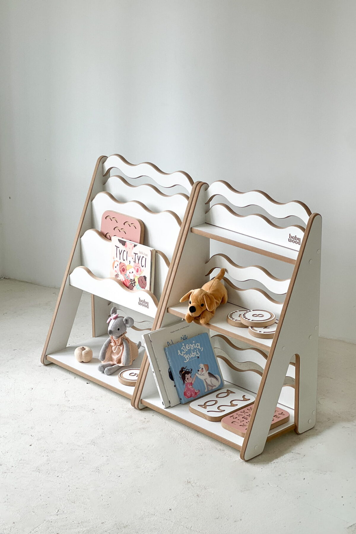 Ξύλινη παιδική βιβλιοθήκη Montessori Wave Small Natural BabyWood ραφιέρα 50cm