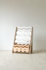 Ραφιέρα βιβλιοθήκη Montessori Wave Small Natural BabyWood, ξύλινη, παιδική.