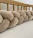 προϊόν Πάντα Πλεξούδα Cappuccino Ingvart 220x16cm: Προστατευτικό πλεξούδα για βρεφική κούνια.