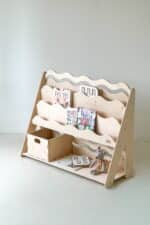 Ραφιέρα Βιβλιοθήκη Montessori Wave Large Natural BabyWood: Ξύλινη παιδική βιβλιοθήκη.