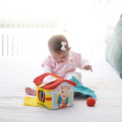 Το σπιτάκι των ανακαλύψεων Sophie La Girafe: Αισθητηριακό σπιτάκι δραστηριοτήτων μωρού.