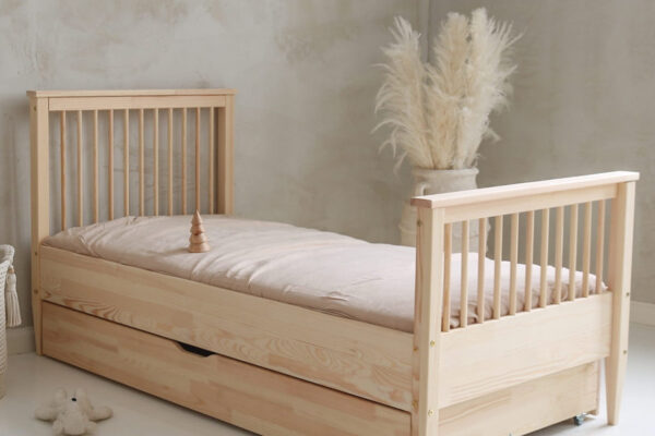 Κρεβάτι Boho Plus Luletto 90x200cm με συρτάρι από μασίφ ξύλο πεύκου.