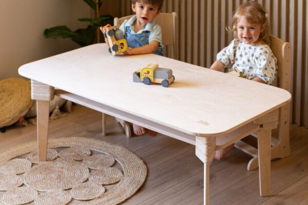 Ρυθμιζόμενο παιδικό τραπέζι και καρέκλα Natural BabyWood από ξύλο.