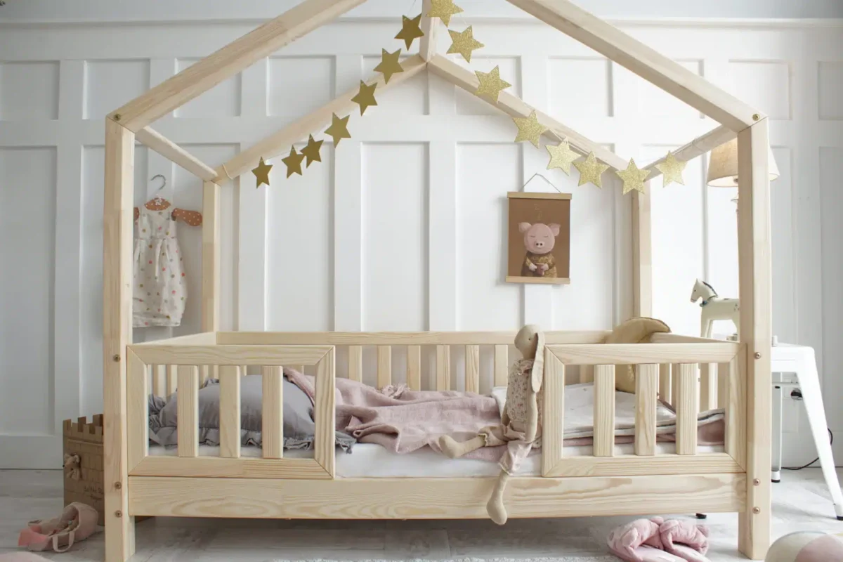 Κρεβάτι Montessori House Bed Natural Luletto 90x200cm με κάγκελα.