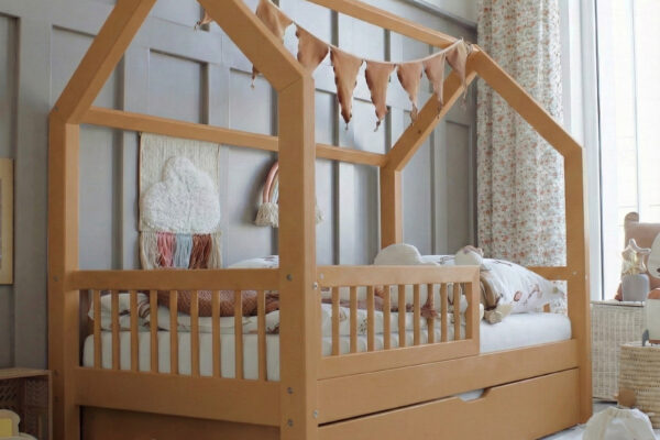 Παιδικό κρεβάτι Montessori Piola Plus Cashmere με κάγκελα και συρτάρι.