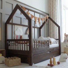 Κρεβάτι Montessori Piola Plus Forest Green Luletto με συρτάρι και κάγκελα.