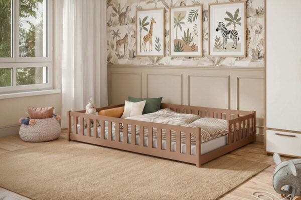 Κρεβάτι Montessori Ivy 120x200 με κάθετα κάγκελα, από μασίφ ξύλο.