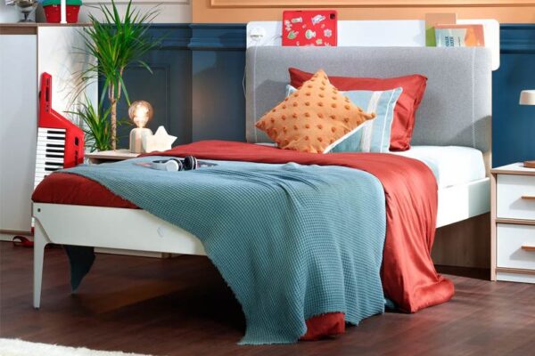 Παιδικό κρεβάτι ημίδιπλο MODERA USB Cilek: Εφηβικό κρεβάτι με υφασμάτινο κεφαλάρι.