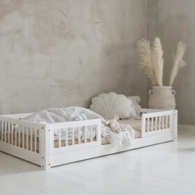 Λευκό παιδικό κρεβάτι καναπές Basic με προστατευτικά κάγκελα