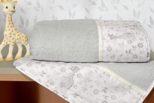 Σετ βρεφικές πετσέτες μπάνιου Sophie La Girafe Baby Oliver, απαλές και απορροφητικές.