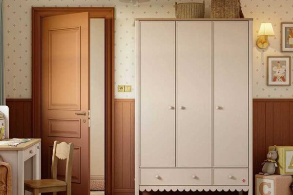 Παιδική ντουλάπα TO-1003, ροζ, με τρία ντουλάπια και συρτάρια.